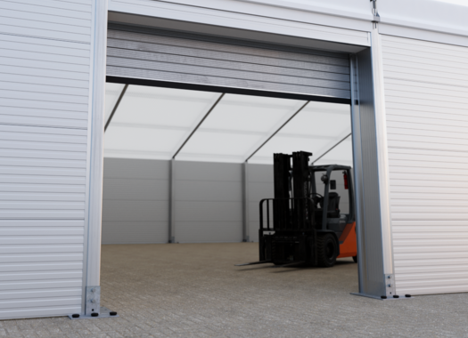 Roller shutter door of an insulated temporary warehouse