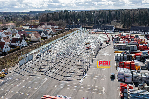 Montage einer Aluminiumhalle